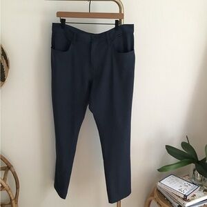 Travis Mathew OPEN TO CLOSE 2.0 PANT Size 36X30 
OPEN TO CLOSE 2.0 PANT - MEN'S